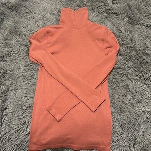 Lululemon turtleneck